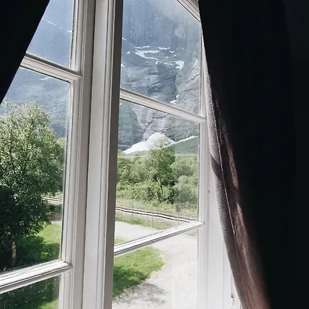 Trollveggen Stasjon Åndalsnes